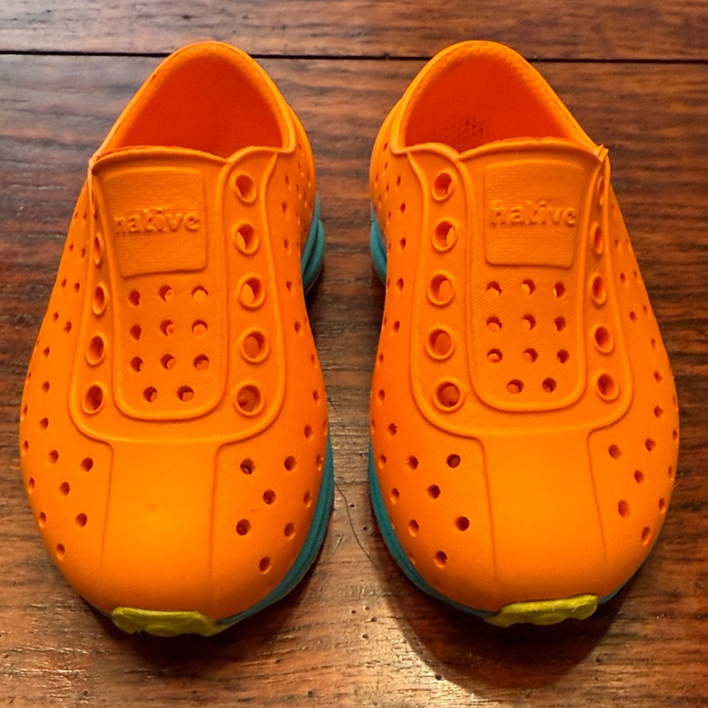 Native Kids Water Shoes - Vibrant Orange and Aqua